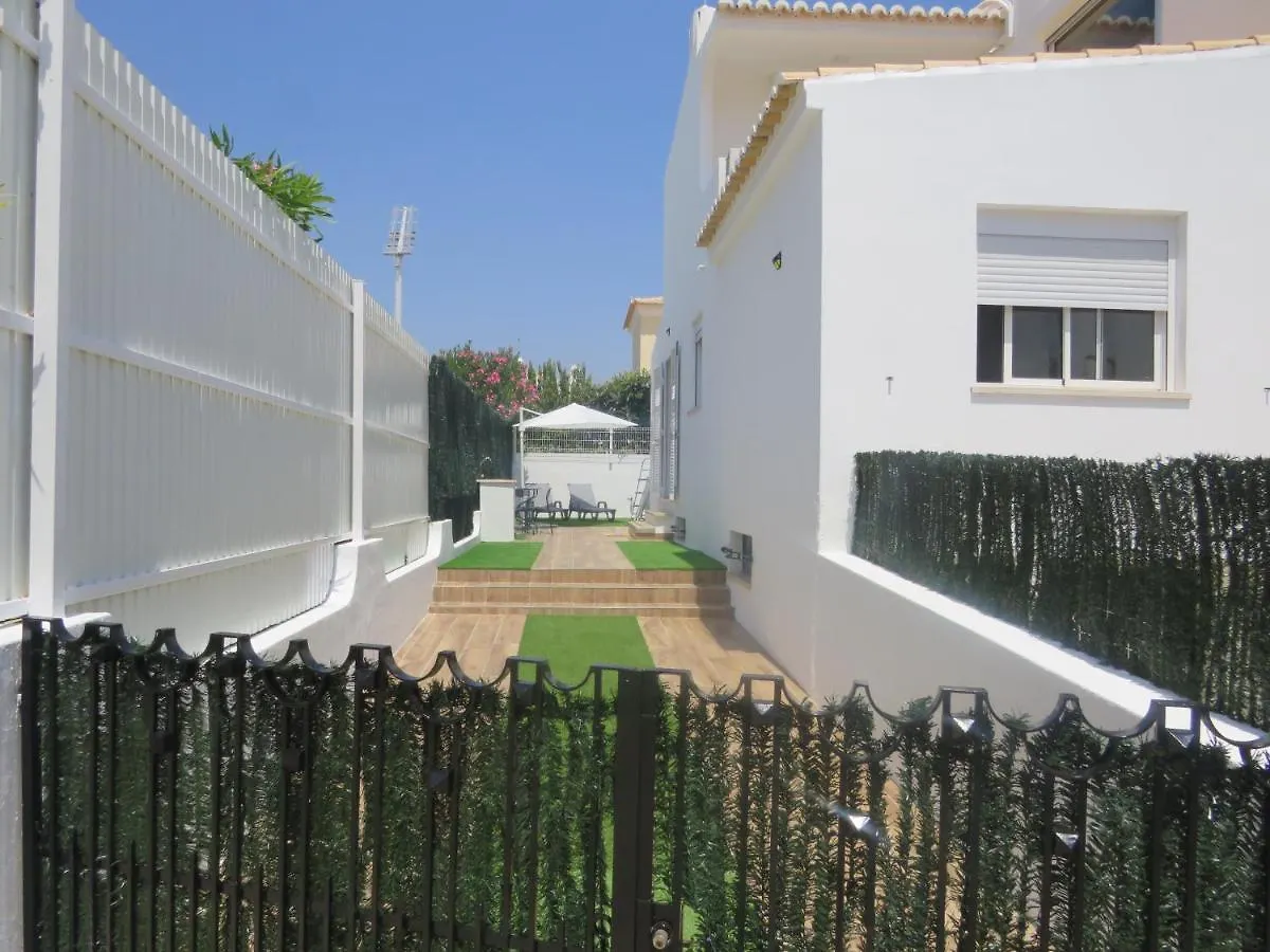 Holiday home Moradia Geminada V2- Piscina Privada Villa Quarteira