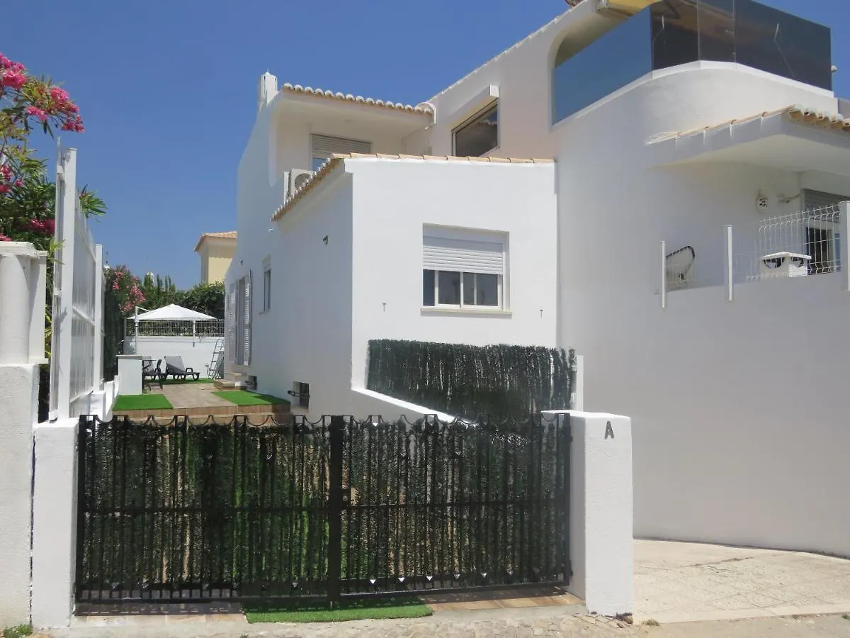 Holiday home Moradia Geminada V2- Piscina Privada Villa Quarteira