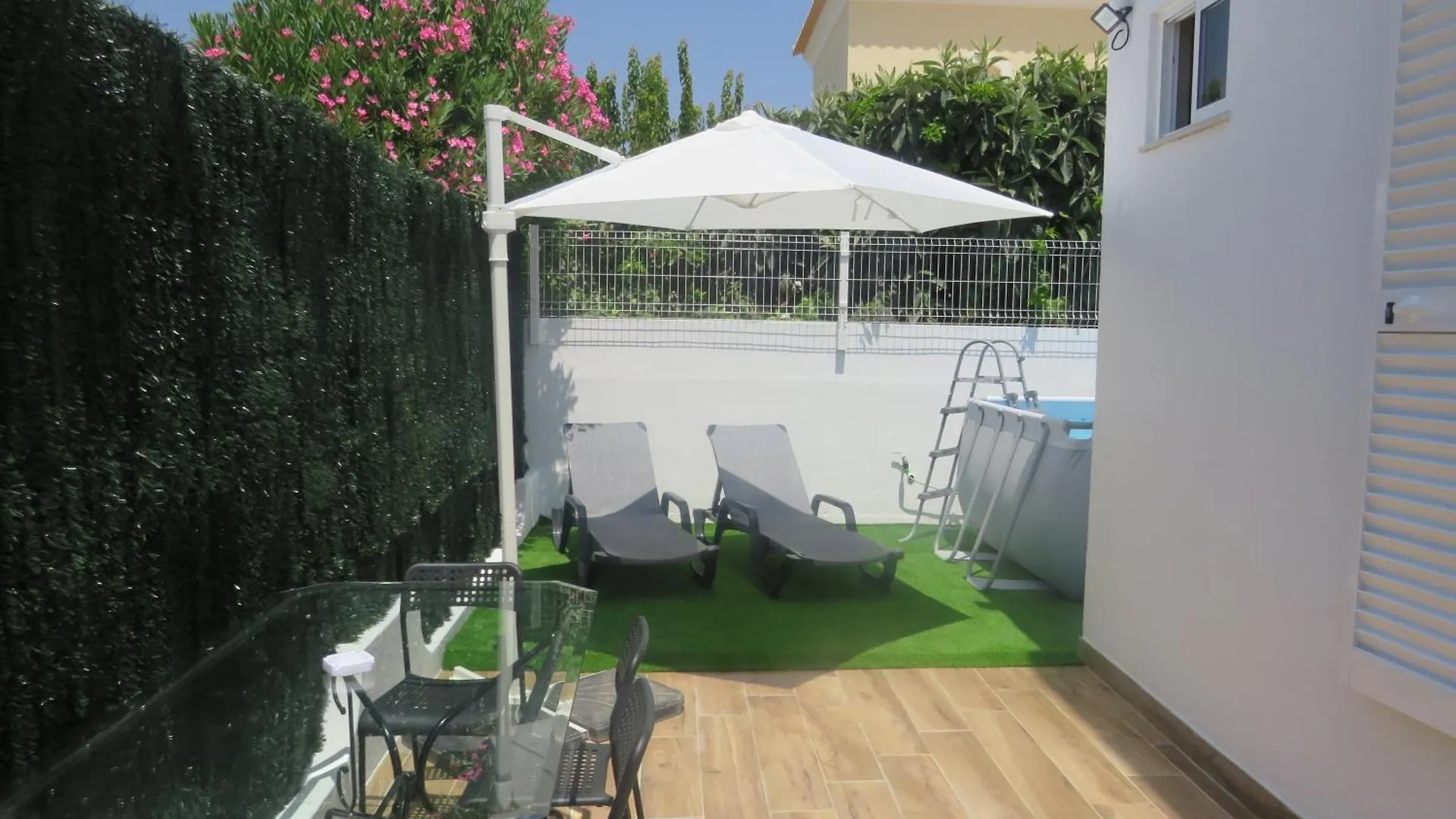 Holiday home Moradia Geminada V2- Piscina Privada Villa Quarteira