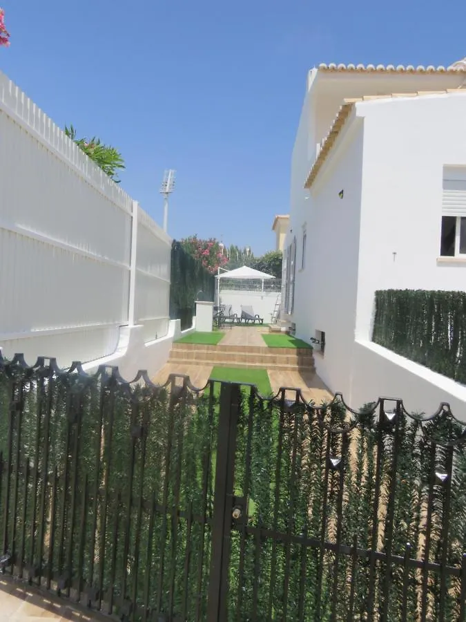 Holiday home Moradia Geminada V2- Piscina Privada Villa Quarteira